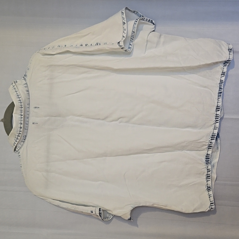 Kut from the Kloth White Button-Front Shirt with Blue Acid Wash Trim Sz XL NWT - Picture 5 of 7